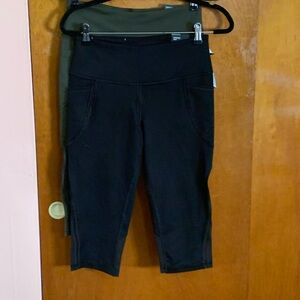 Women's Black and Olive Crop Leggings   Set of 2   Pockets medium rise waist   M